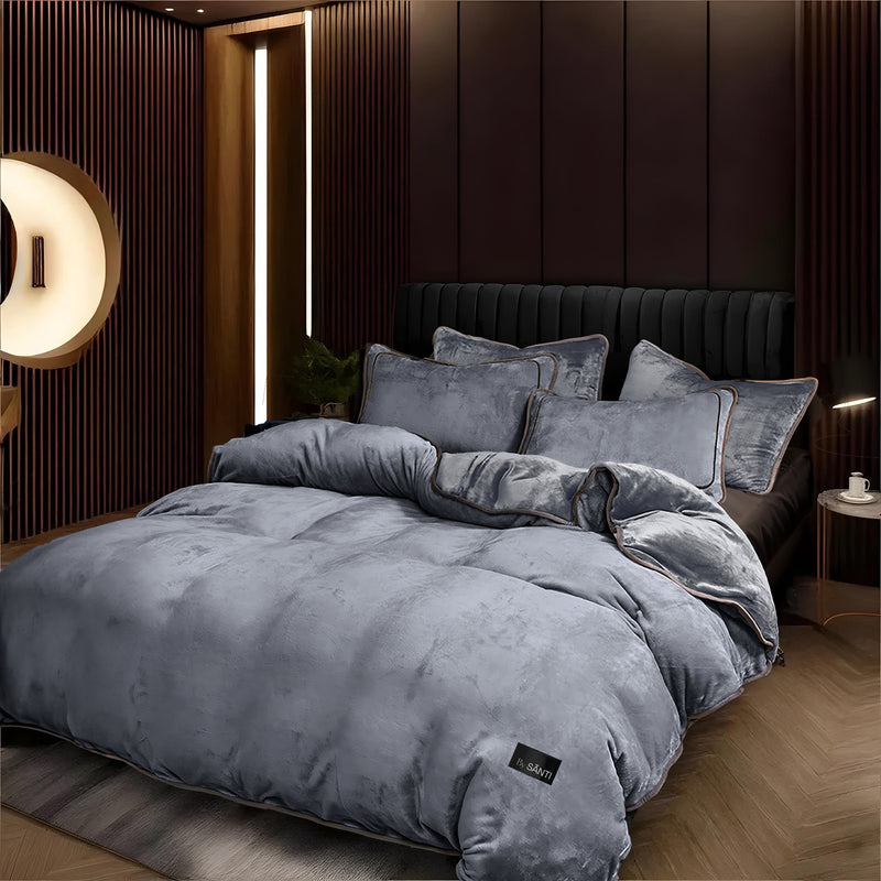 The Velós Velvet Winter Luxury Bedding Set