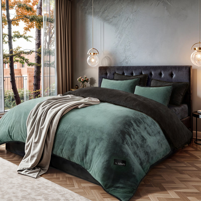 The Amorgos Luxury Velvet Bedding Set