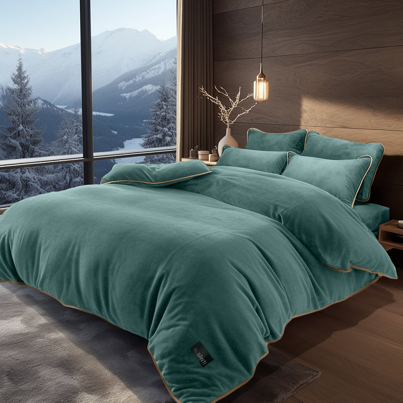 The Kefalonia Premium Velvet Bedding Set