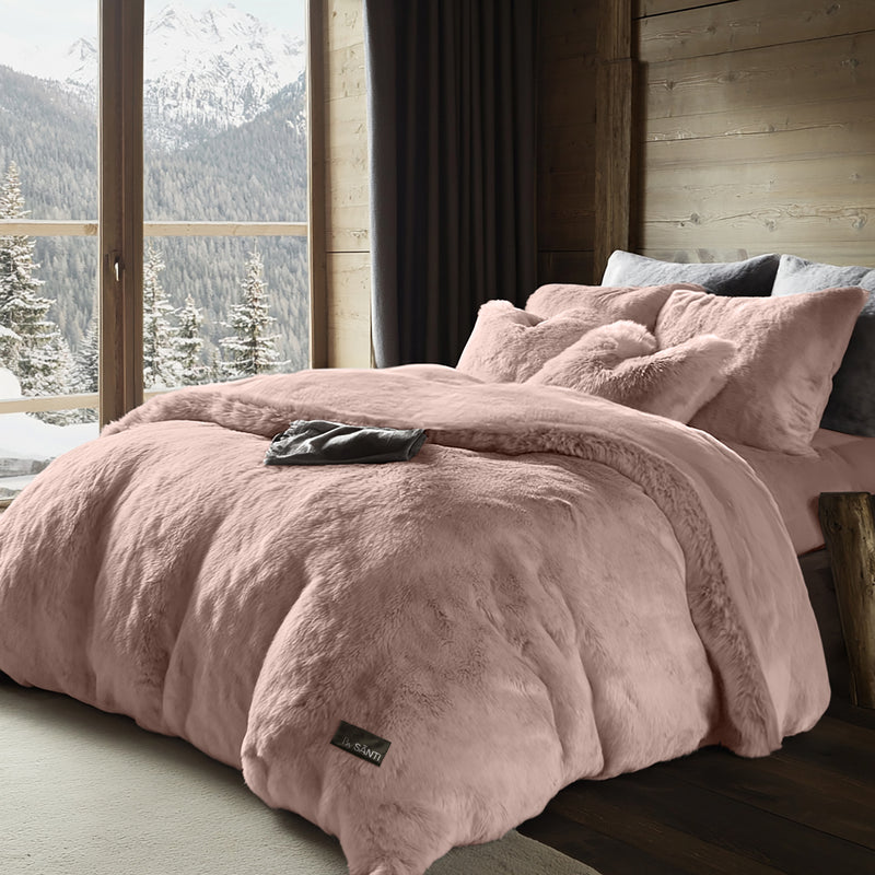 The CYRA Long Velvet Bedding Set